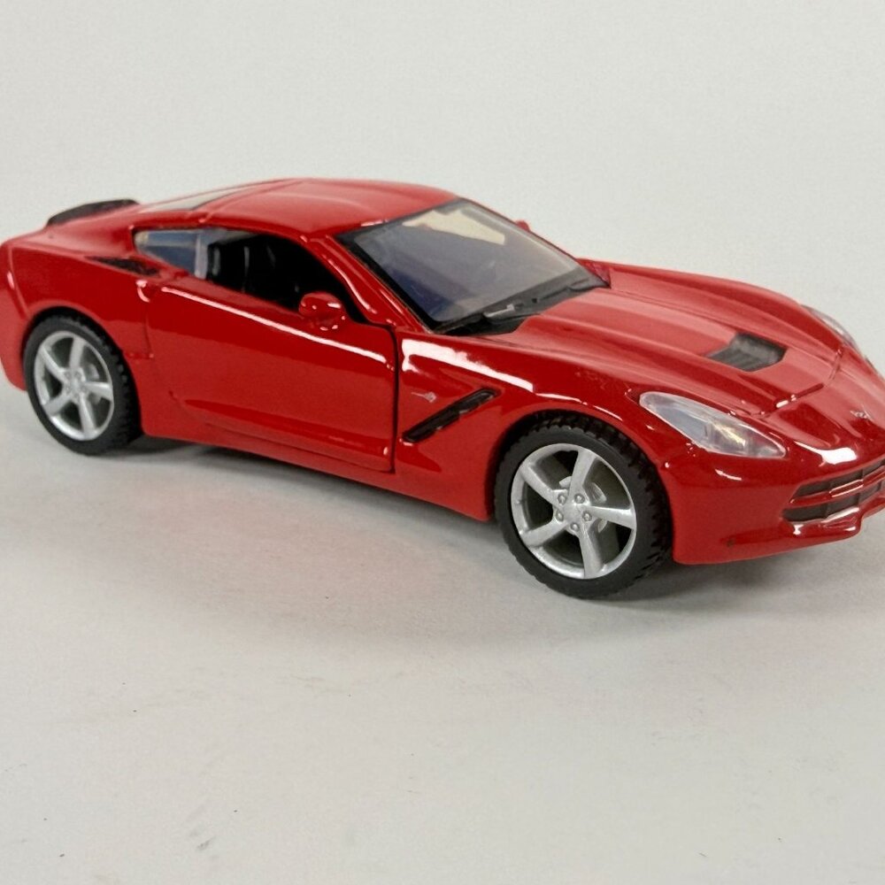 Maisto 2014 Corvette StingRay 1:43 Diecast Sports Car Red Black